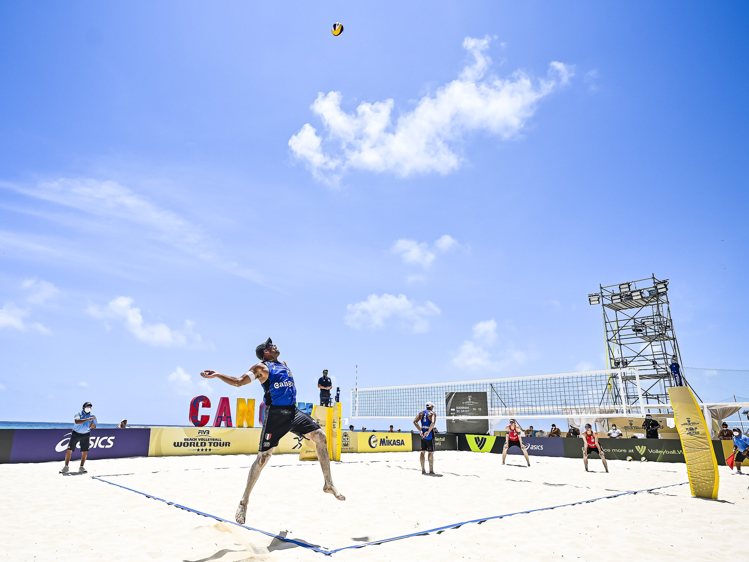 Skyball Adrian Carambula