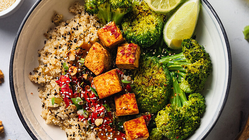 08. Februar 2026 | Brokkoli-Tofu-Bowl