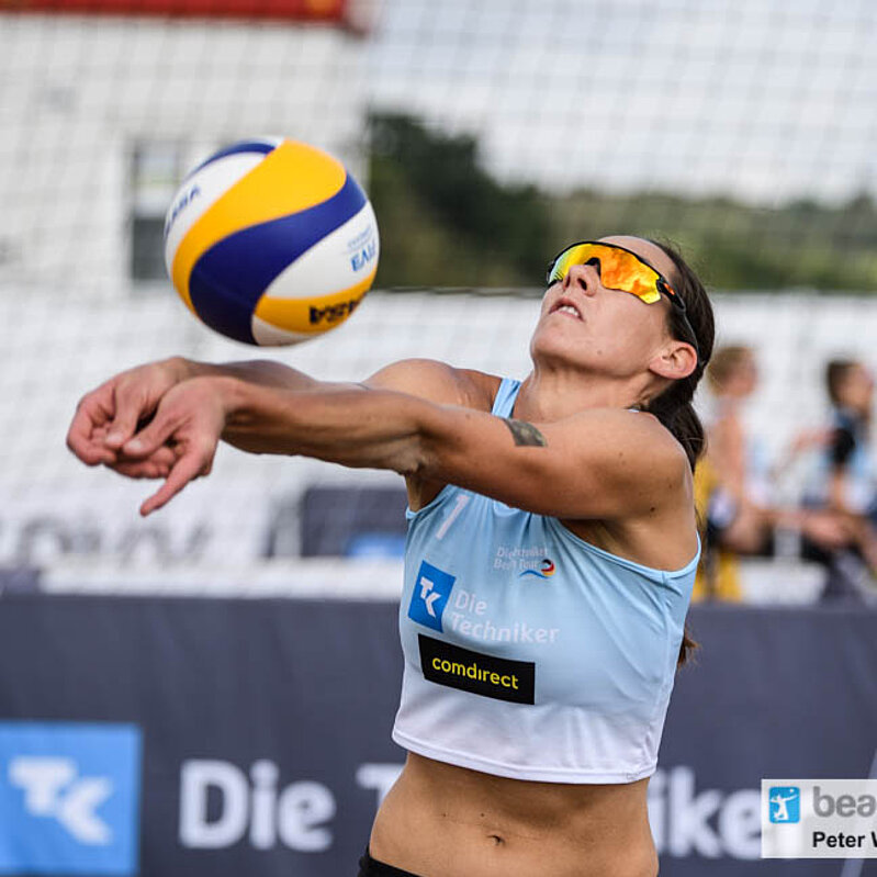 Kira Walkenhorst unteres Zuspiel Beach-Volleyball Deutsche Meisterschaften Timmendorfer Strand Unteres Zuspiel